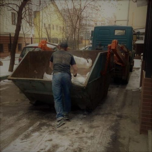 Вывоз мусора с грузчиками в Москве